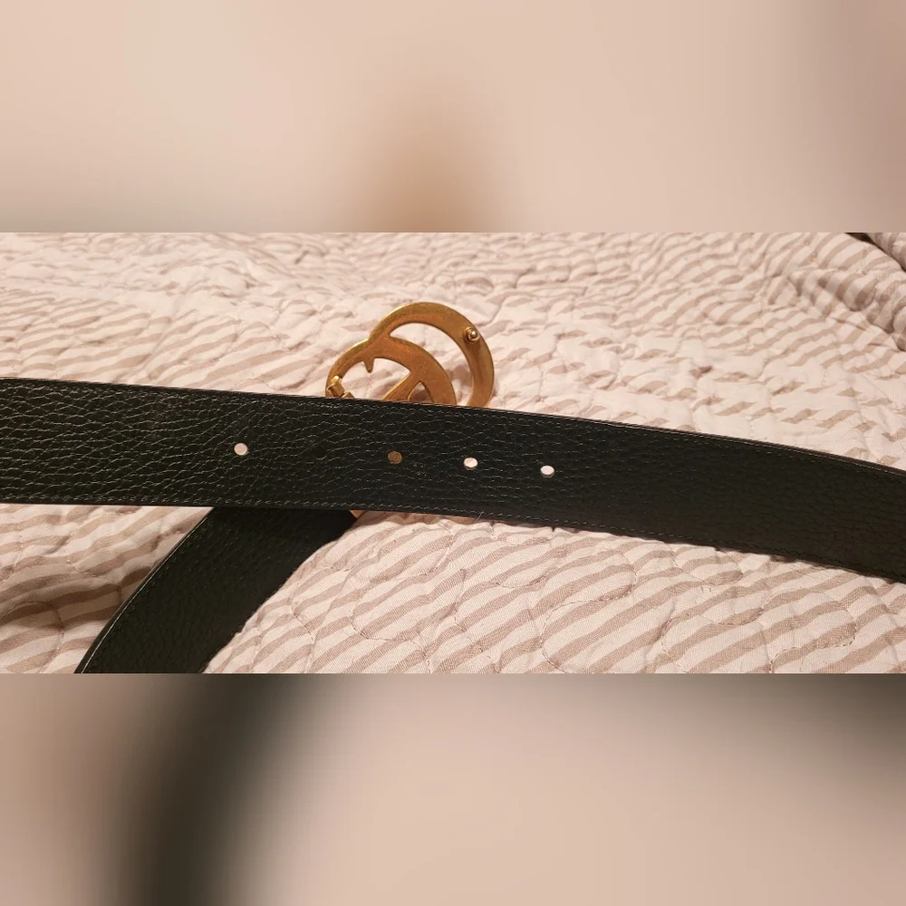 Gucci Black Belt with Gold Buckle - Picture 2 of 11